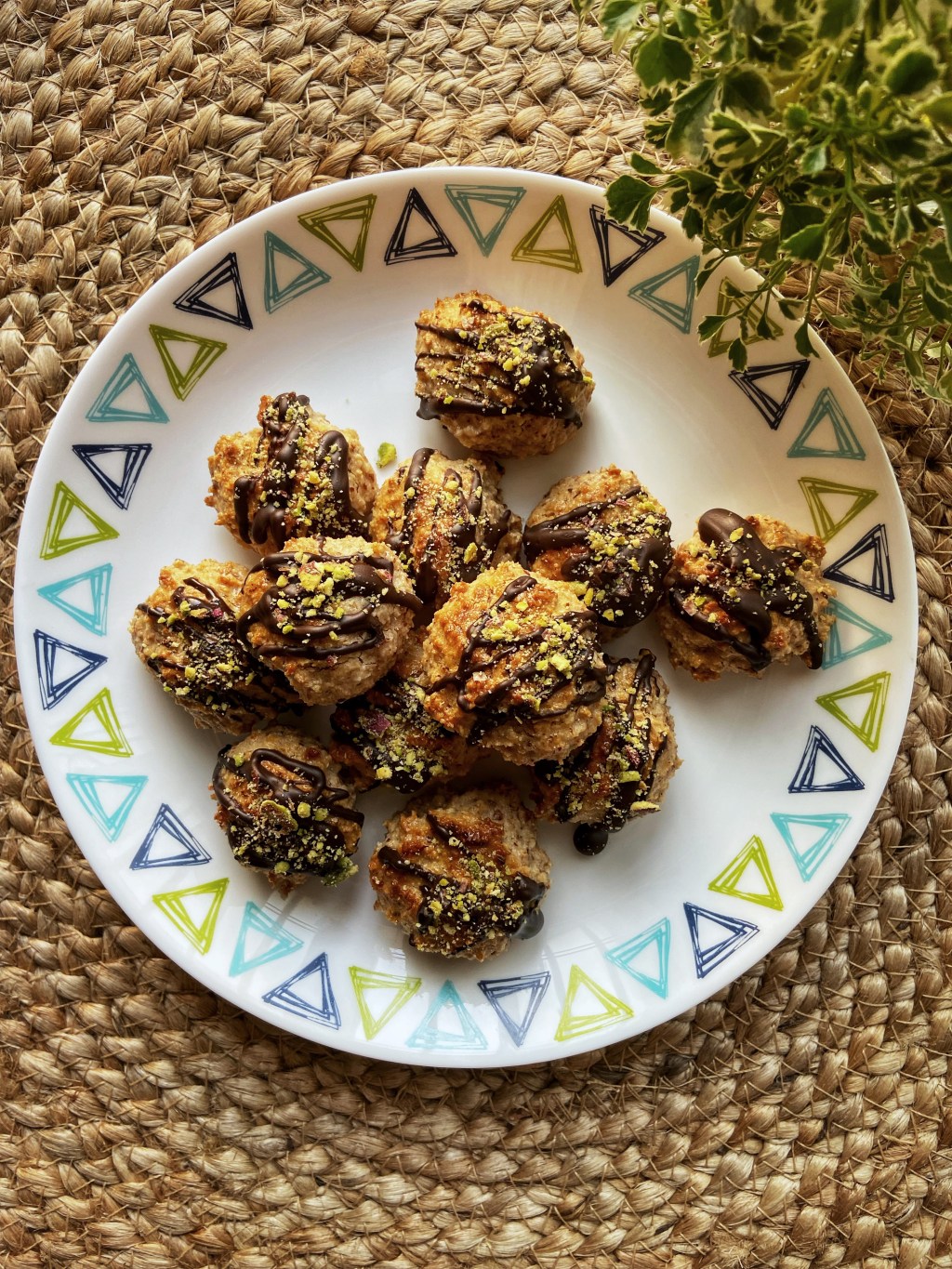 Easy Coconut Macaroons with Almond&nbsp;flour